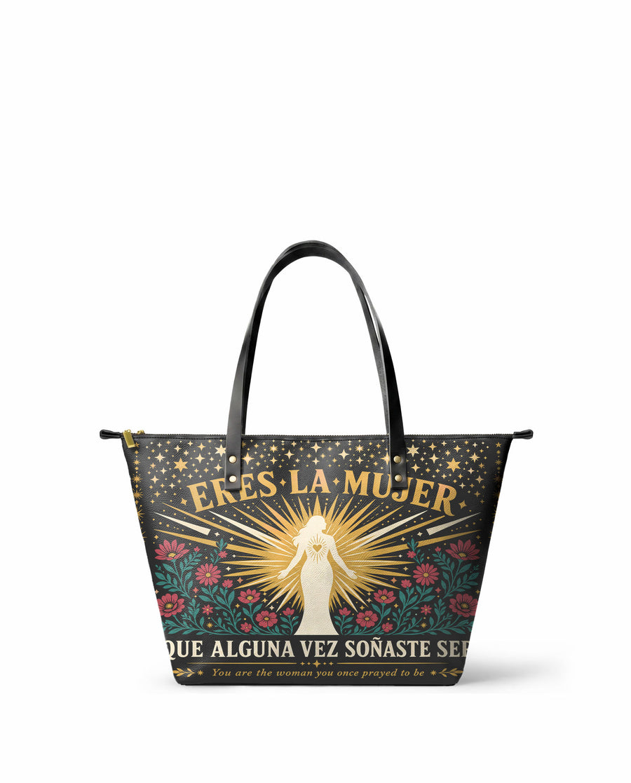 "Eres la mujer que alguna vez soñaste ser" ver.9 Leather Tote Bag