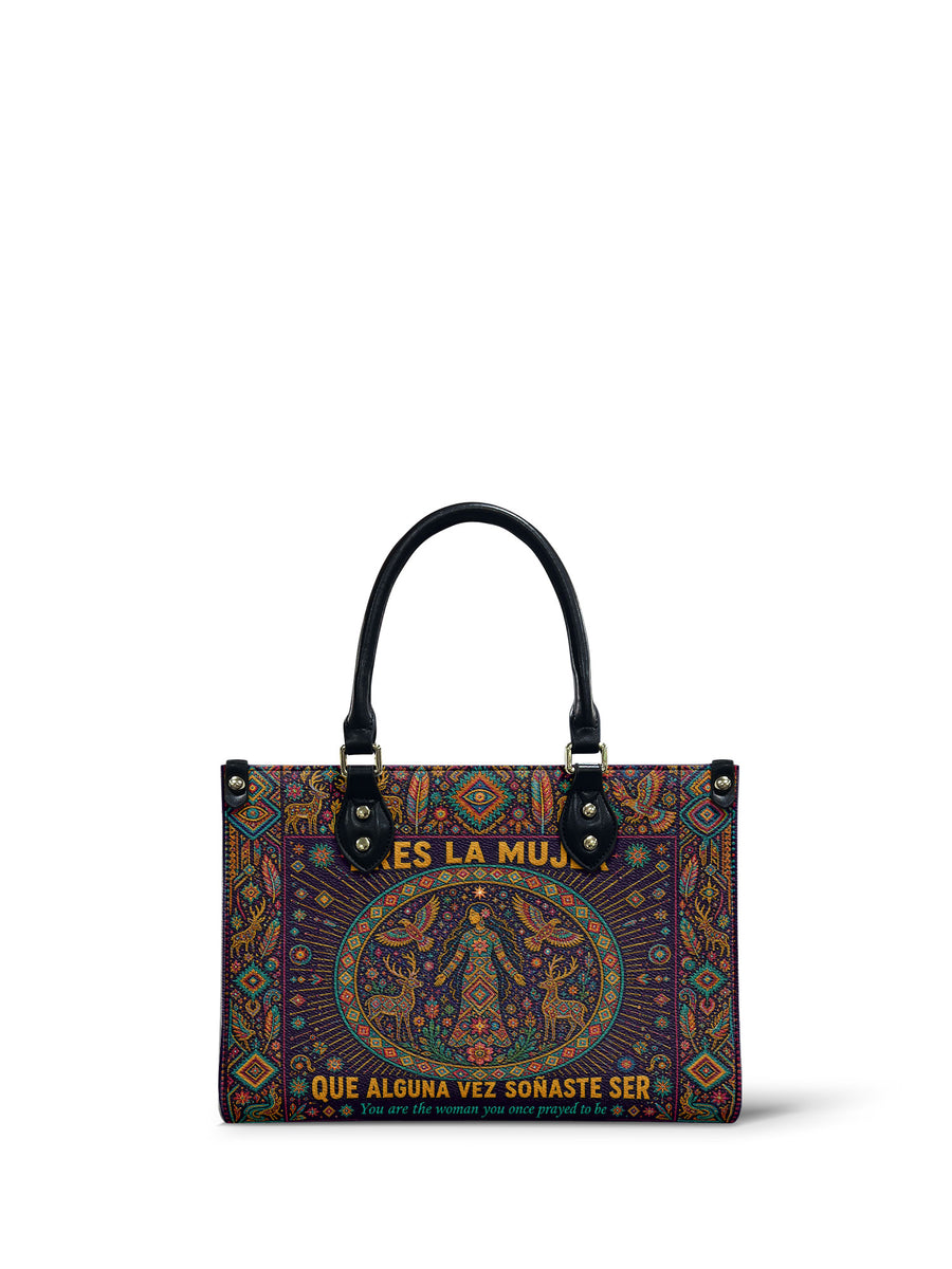 "Eres la mujer que alguna vez soñaste ser" ver.8 Small Leather Handbag