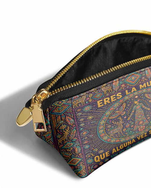 "Eres la mujer que alguna vez soñaste ser" ver.8 Eclipse Makeup Bag - side view | Paleta Bags