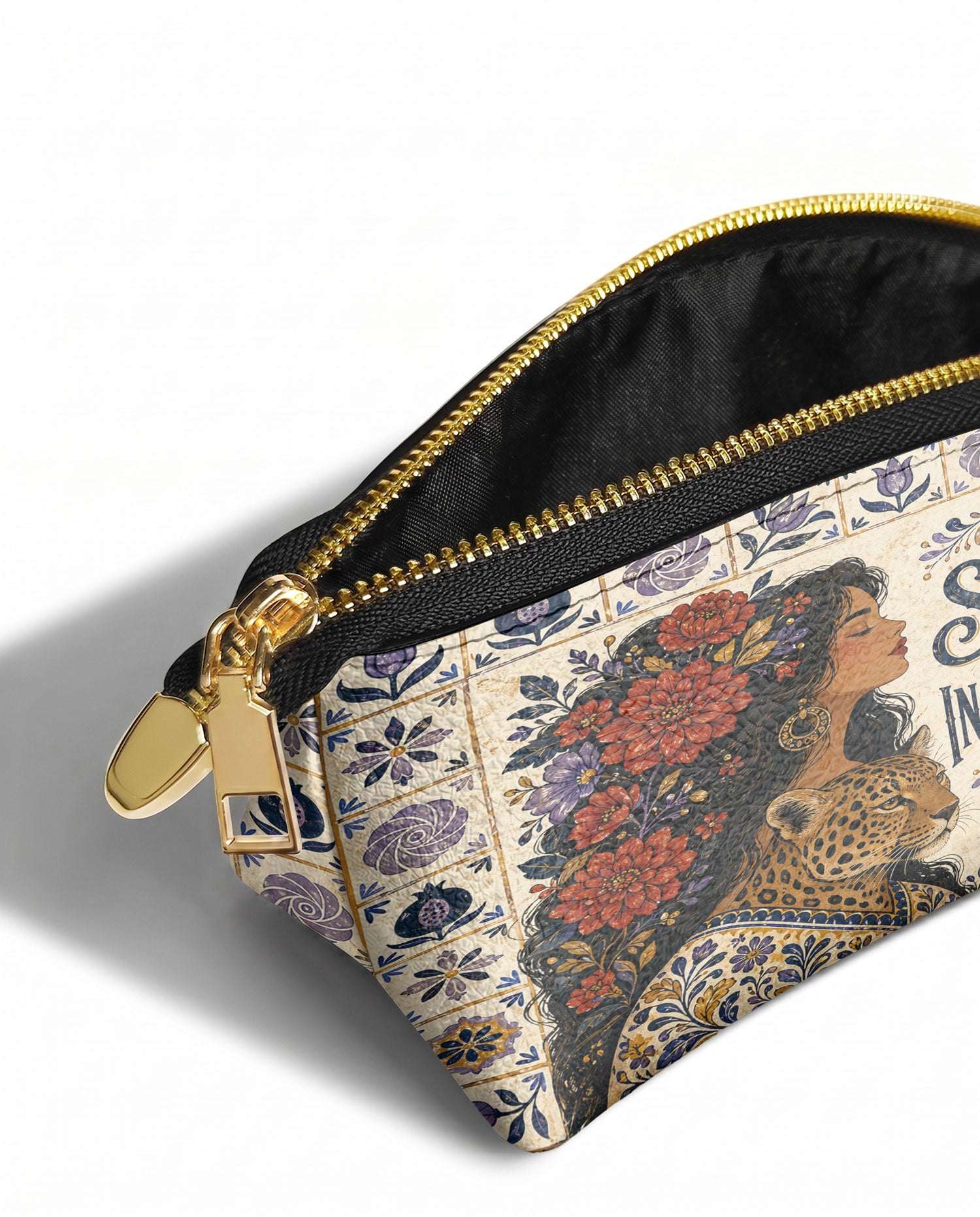 "Suave pero inquebrantable" ver.8 Eclipse Makeup Bag - side view | Paleta Bags