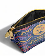 "Soy agua fluyo, me adapto, persisto" ver.3 Eclipse Makeup Bag - side view | Paleta Bags