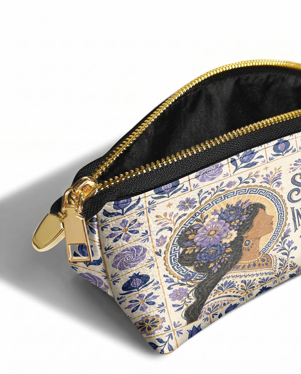 "Suave pero inquebrantable" ver.7 Eclipse Makeup Bag - side view | Paleta Bags