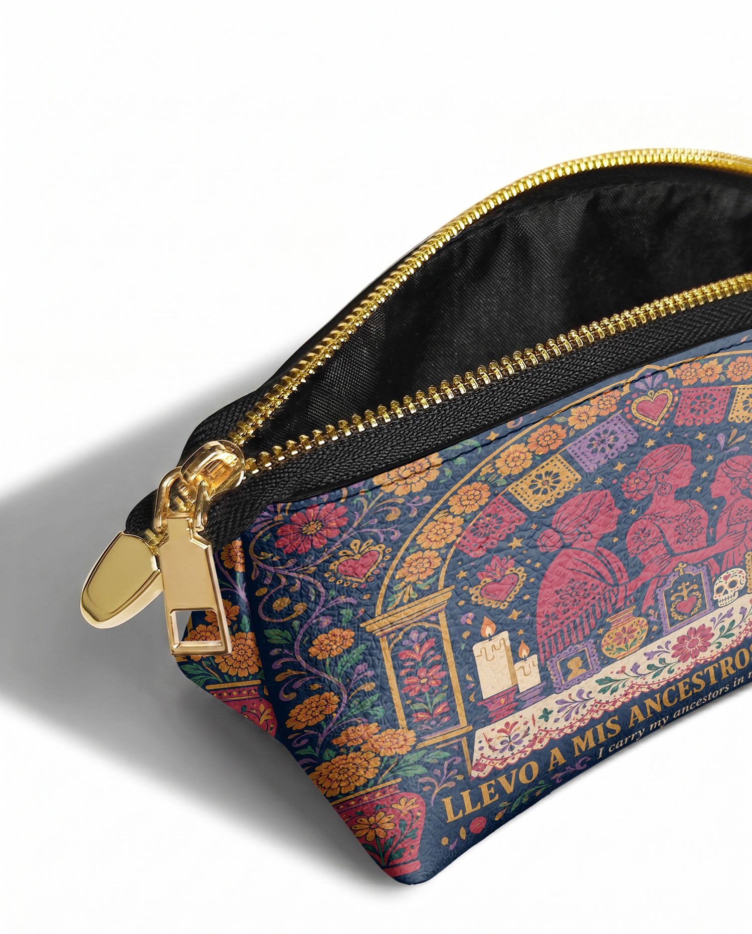 "Llevo a mis ancestros en la sangre" ver.1 Eclipse Makeup Bag - side view | Paleta Bags