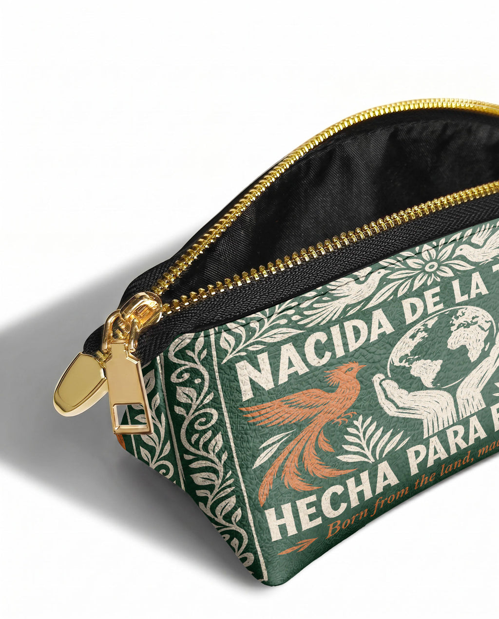 "Nacida de la tierra, hecha para el mundo" ver.3 Eclipse Makeup Bag - side view | Paleta Bags