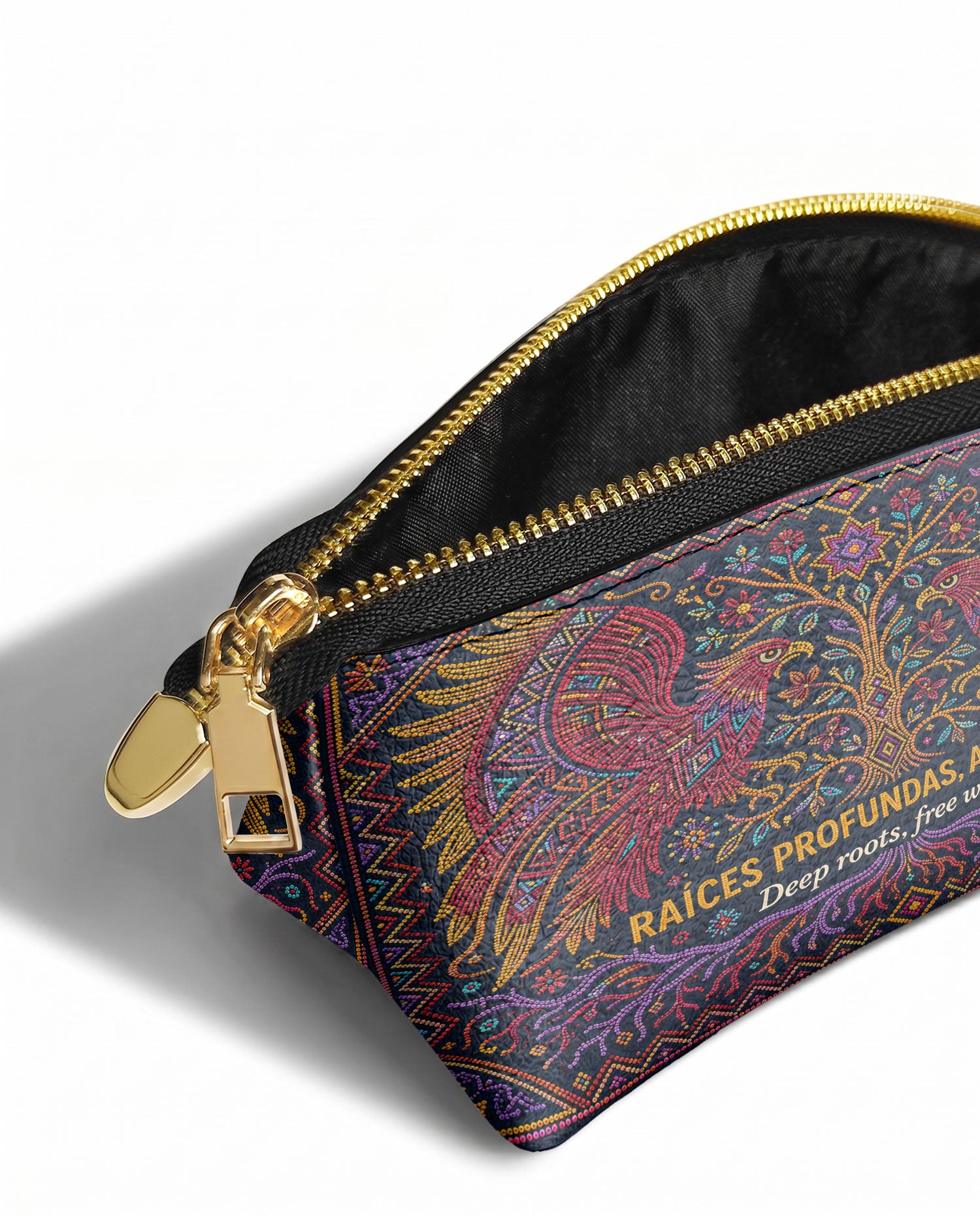 "Raíces profundas, alas libres" ver.1 Eclipse Makeup Bag - side view | Paleta Bags