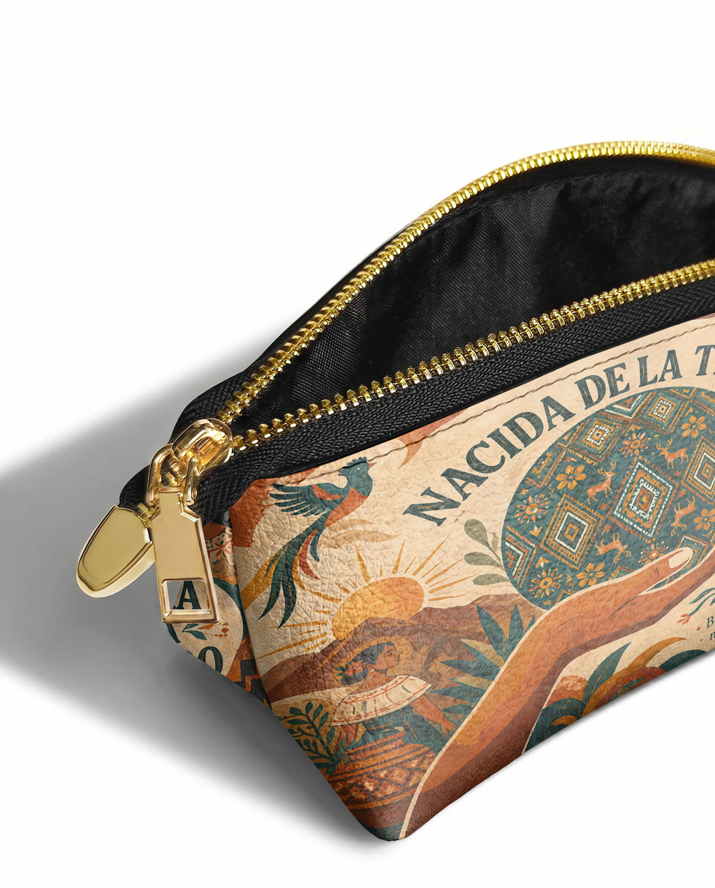 "Nacida de la tierra, hecha para el mundo" ver.1 Eclipse Makeup Bag - side view | Paleta Bags