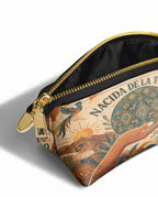 "Nacida de la tierra, hecha para el mundo" ver.1 Eclipse Makeup Bag - side view | Paleta Bags