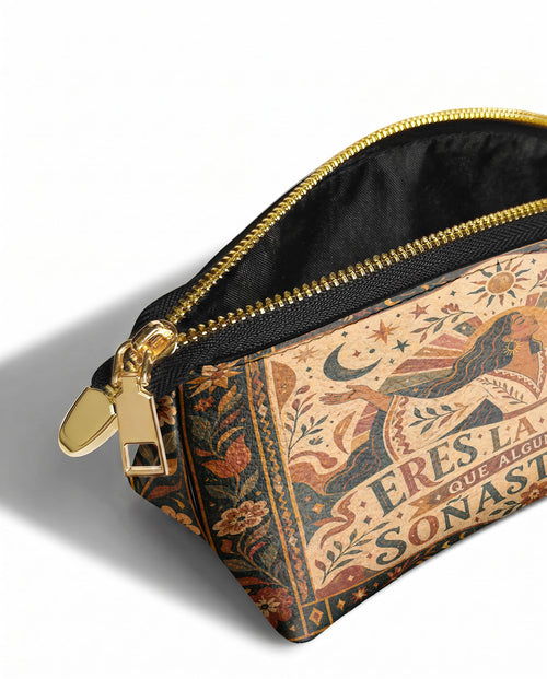 "Eres la mujer que alguna vez soñaste ser" ver.1 Eclipse Makeup Bag - side view | Paleta Bags
