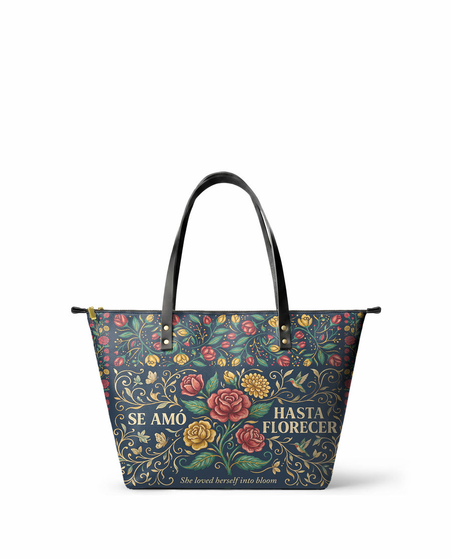 "Se amó hasta florecer" ver.6 Leather Tote Bag