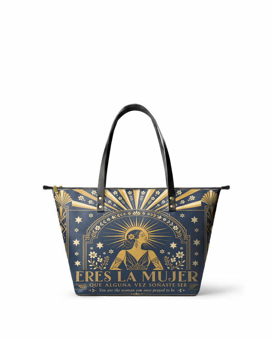 "Eres la mujer que alguna vez soñaste ser" ver.7 Leather Tote Bag
