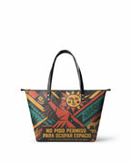 "No pido permiso para ocupar espacio" ver.1 Leather Tote Bag - front view | Paleta Bags
