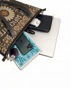 "Soy suficiente, tal y como soy" ver.6 Leather Tote Bag - detail | Paleta Bags