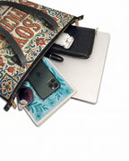 "Soy suficiente, tal y como soy" ver.1 Leather Tote Bag - detail | Paleta Bags