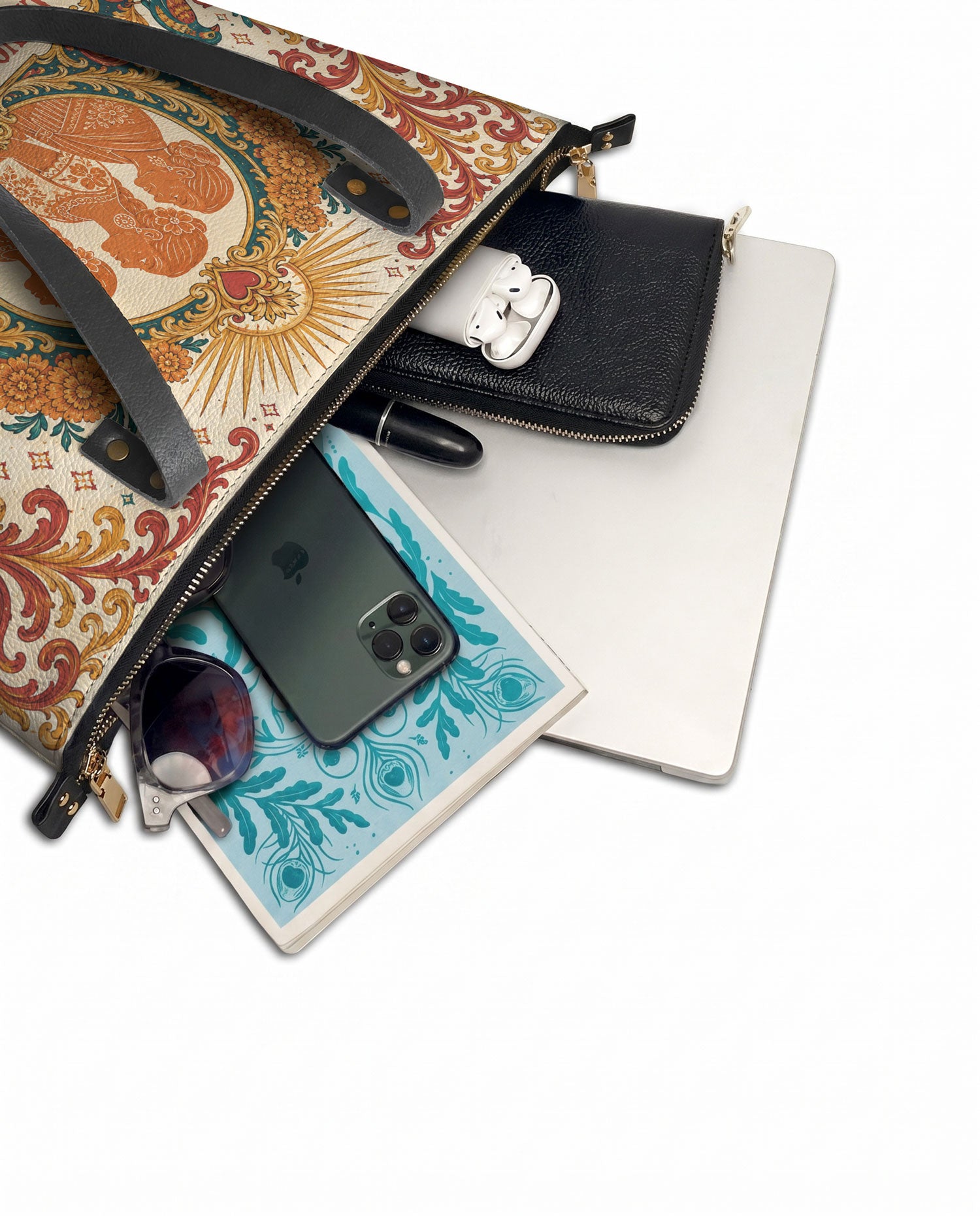"Llevo a mis ancestros en la sangre" ver.5 Leather Tote Bag - detail | Paleta Bags