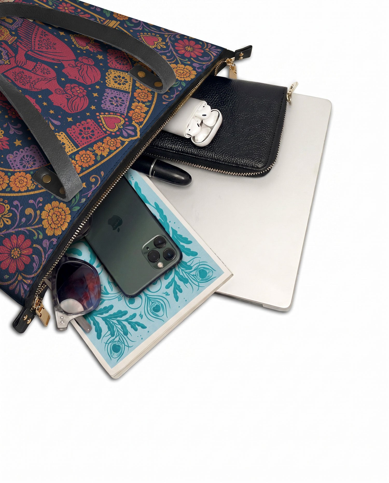 "Llevo a mis ancestros en la sangre" ver.1 Leather Tote Bag - detail | Paleta Bags