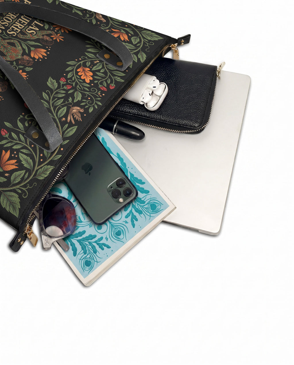 "Las mujeres poderosas crecen en jardines salvajes" ver.2 Leather Tote Bag - detail | Paleta Bags
