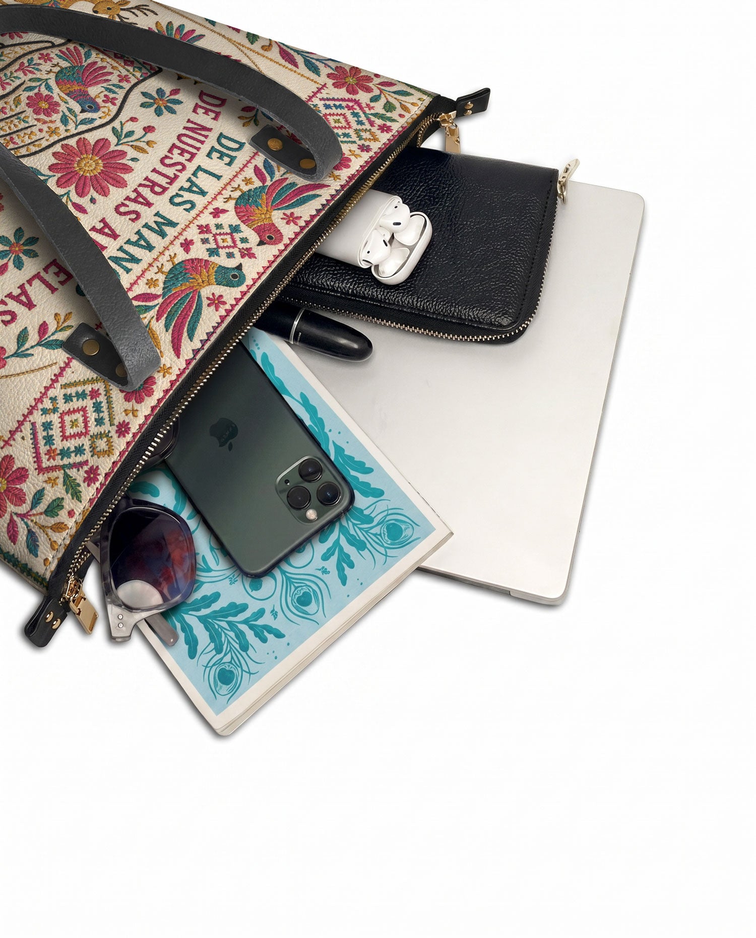"De las manos de nuestras abuelas a las nuestras" ver.1 Leather Tote Bag - detail | Paleta Bags