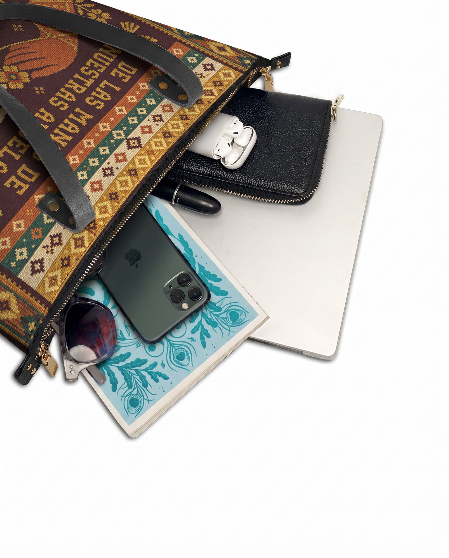 "De las manos de nuestras abuelas a las nuestras" ver.3 Leather Tote Bag - detail | Paleta Bags