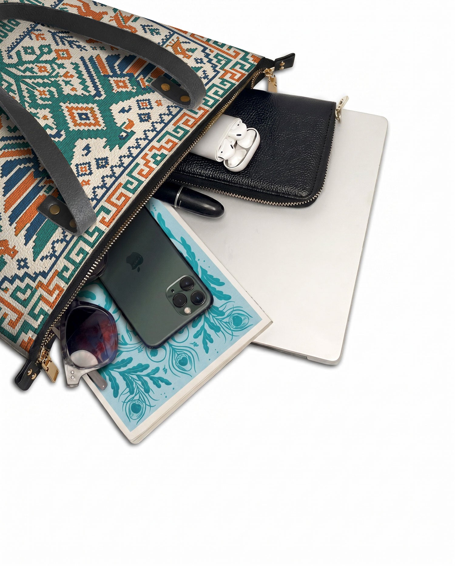 "Raíces profundas, alas libres" ver.4 Leather Tote Bag - detail | Paleta Bags
