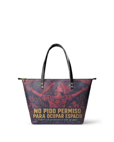 "No pido permiso para ocupar espacio" ver.2 Leather Tote Bag