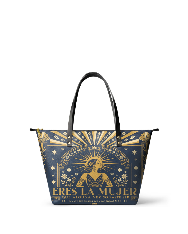 "Eres la mujer que alguna vez soñaste ser" ver.7 Leather Tote Bag