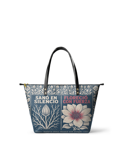 "Sanó en silencio, floreció con fuerza" ver.1 Leather Tote Bag