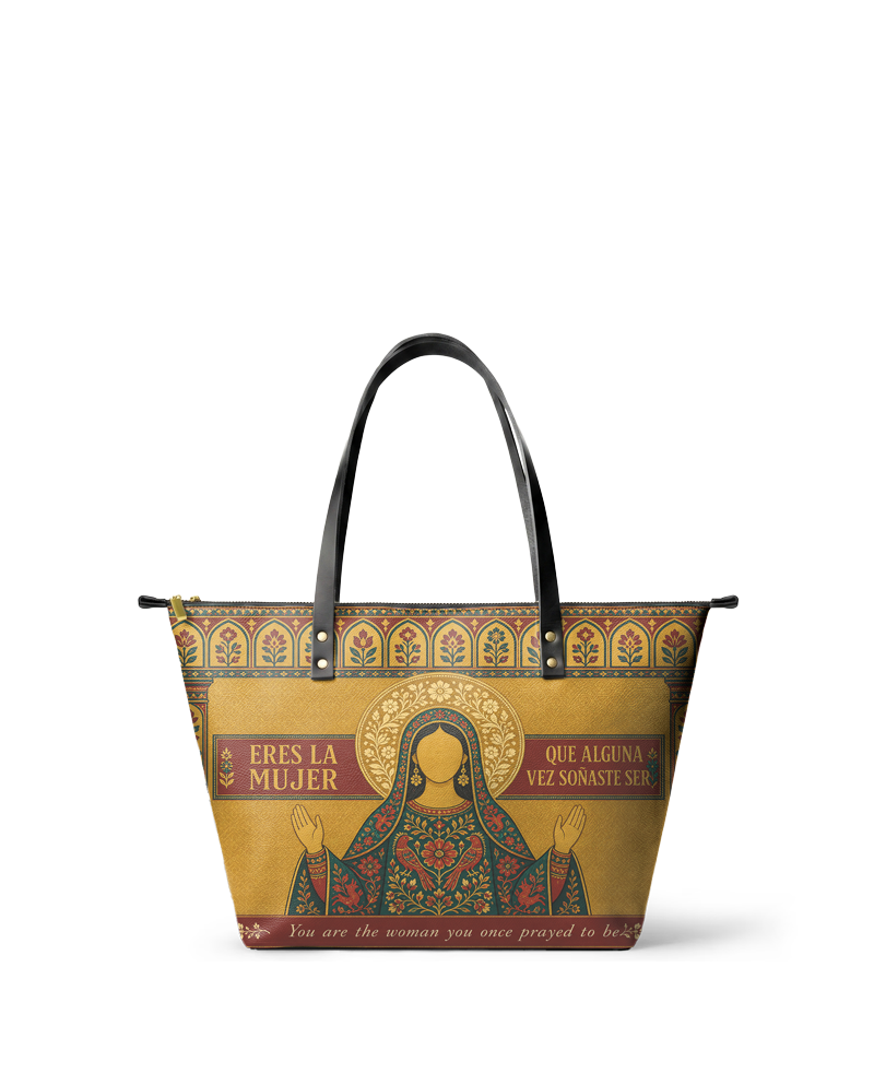 "Eres la mujer que alguna vez soñaste ser" ver.6 Leather Tote Bag