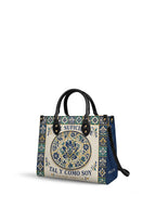 "Soy suficiente, tal y como soy" ver.8 Leather Handbag - side view | Paleta Bags