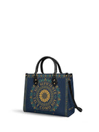 "Soy suficiente, tal y como soy" ver.7 Leather Handbag - side view | Paleta Bags