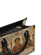 "Llevada por mujeres que inspiran" ver.1 Leather Handbag - detail | Paleta Bags
