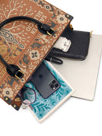 "Sanó en silencio, floreció con fuerza" ver.4 Leather Handbag - interior | Paleta Bags