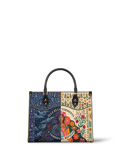"Ella es la tormenta y también el refugio" ver.1 Leather Handbag