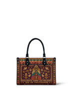 "Resiliente como las mujeres que me precedieron" ver.3 Small Leather Handbag - front view | Paleta Bags