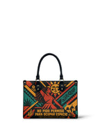 "No pido permiso para ocupar espacio" ver.1 Small Leather Handbag - front view | Paleta Bags
