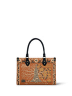 "Sanó en silencio, floreció con fuerza" ver.4 Small Leather Handbag - front view | Paleta Bags