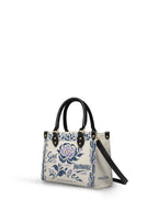 "Suave pero inquebrantable" ver.2 Small Leather Handbag - side view | Paleta Bags