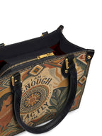 "Soy suficiente, tal y como soy" ver.5 Small Leather Handbag - detail | Paleta Bags