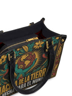 "Nacida de la tierra, hecha para el mundo" ver.4 Small Leather Handbag - detail | Paleta Bags