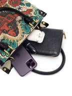 "No pido permiso para ocupar espacio" ver.3 Small Leather Handbag - interior | Paleta Bags