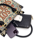 "Soy suficiente, tal y como soy" ver.1 Small Leather Handbag - interior | Paleta Bags