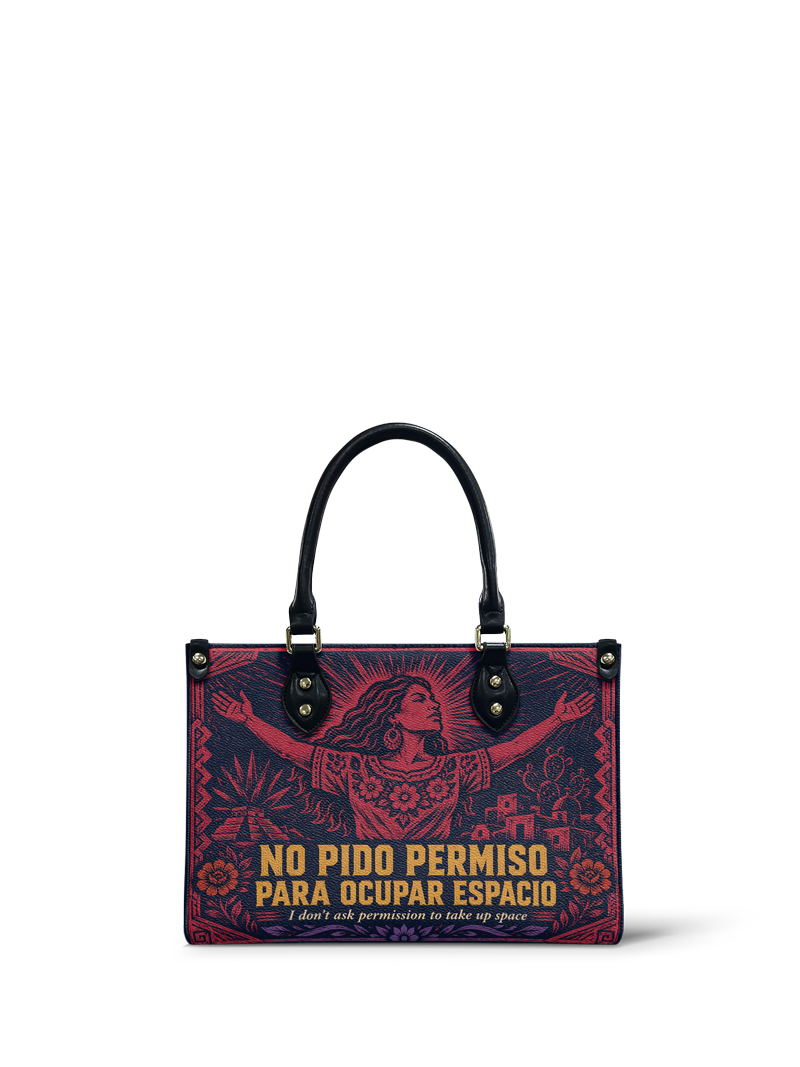 "No pido permiso para ocupar espacio" ver.2 Small Leather Handbag