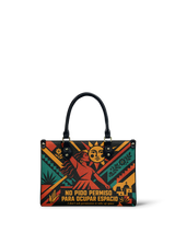"No pido permiso para ocupar espacio" ver.1 Small Leather Handbag