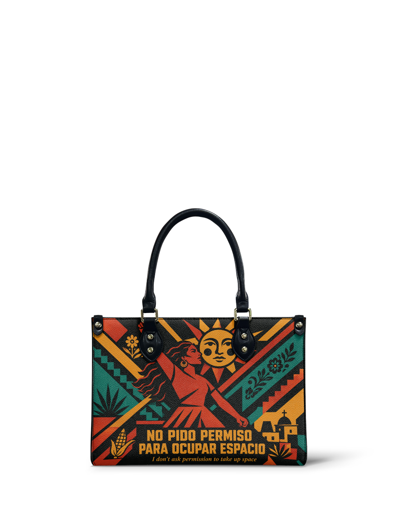 "No pido permiso para ocupar espacio" ver.1 Small Leather Handbag