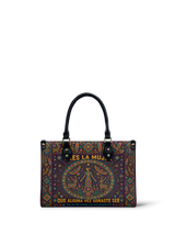 "Eres la mujer que alguna vez soñaste ser" ver.8 Small Leather Handbag