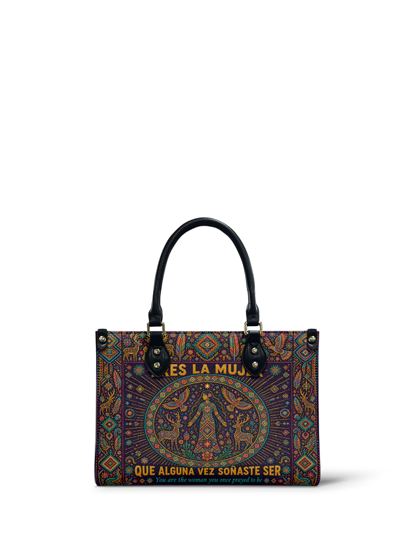 "Eres la mujer que alguna vez soñaste ser" ver.8 Small Leather Handbag