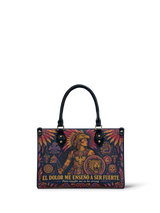 "El dolor me enseñó a ser fuerte" ver.1 Small Leather Handbag