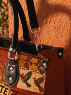 "Soy Fuerte" ver.1 Leather Handbag - close-up | Paleta Bags